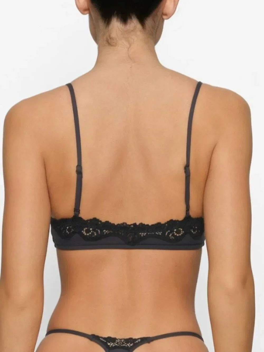 SKIMS Fits Everybody Lace Bralette - Picture 2 of 3